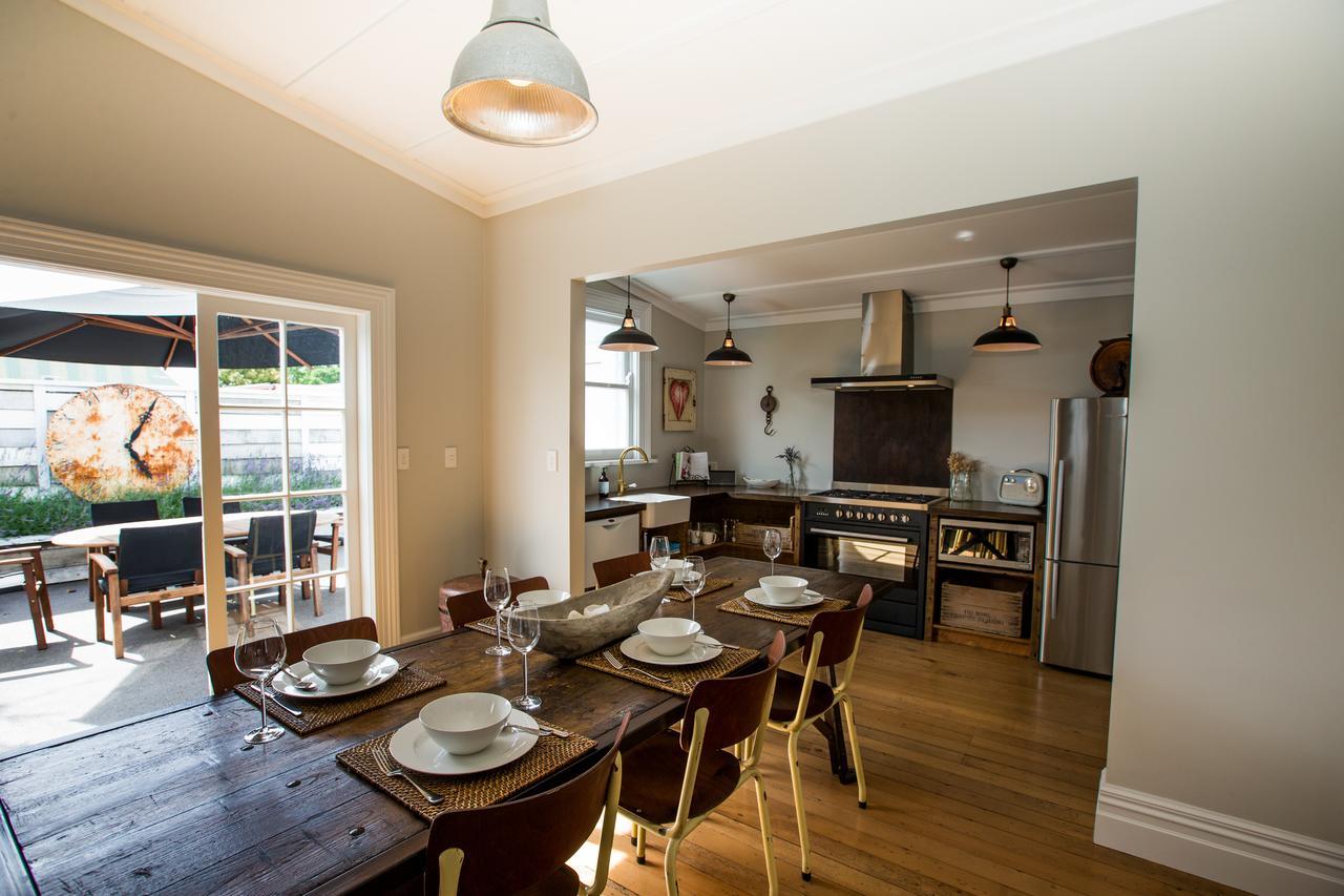 Coghill Cottage Whitianga Exteriör bild